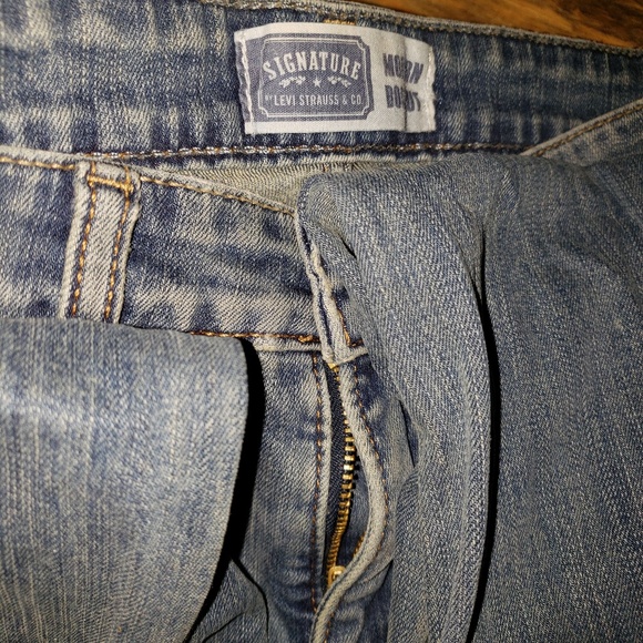 Levi Signature Bootcut size 8 - Picture 2 of 2